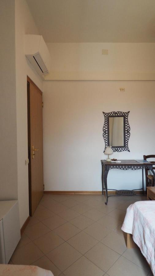 Residenza Pitigliano Gens Petilia - Nuova Gestione Hotel Exterior photo